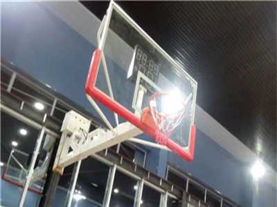 山东省青岛市中学体育馆悬臂式比赛篮球架安装案例